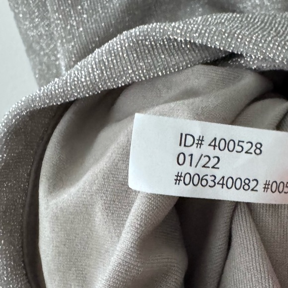 NWT Express Silver sparkly drapey blouse Size XL - Picture 8 of 9